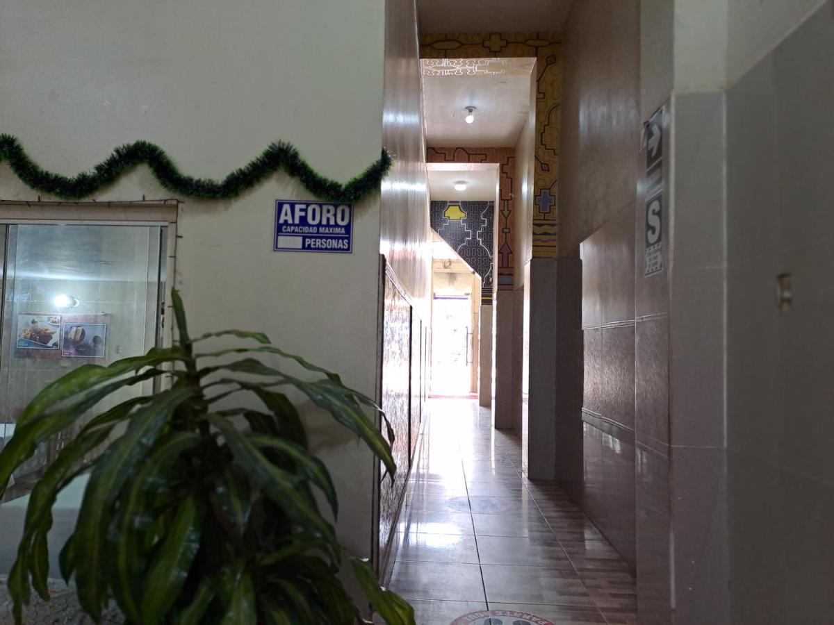Hotel Hospedaje El Emperador Pucallpa Exterior foto