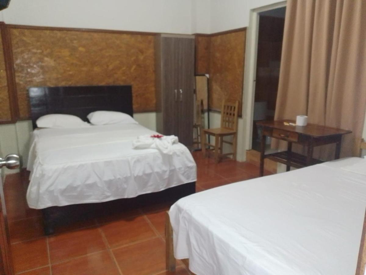 Hotel Hospedaje El Emperador Pucallpa Exterior foto
