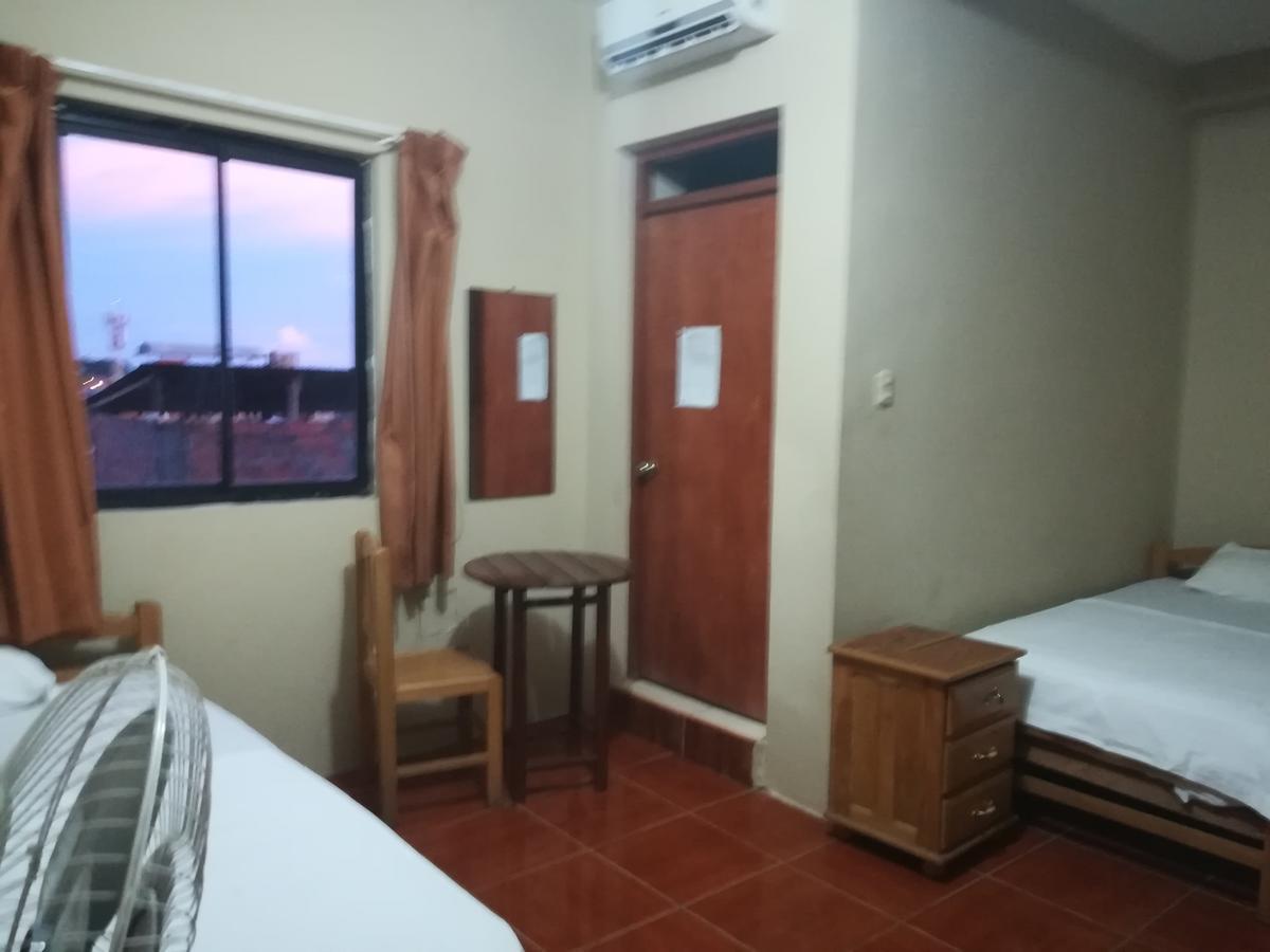 Hotel Hospedaje El Emperador Pucallpa Exterior foto