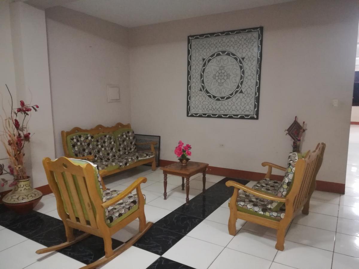 Hotel Hospedaje El Emperador Pucallpa Exterior foto